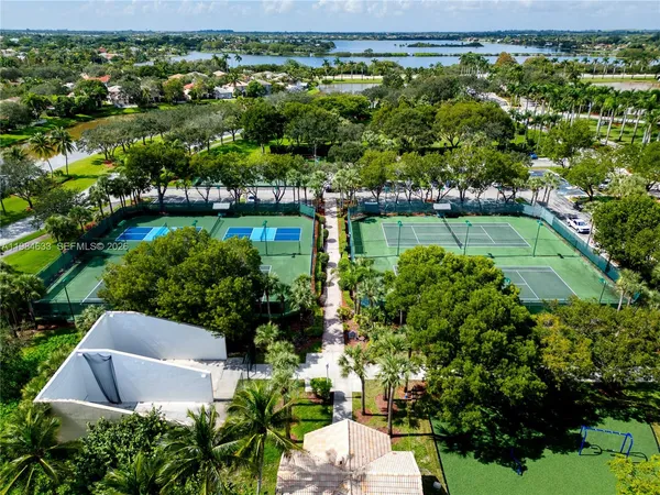 $5,500 | 903 Northwest 167th Avenue, Pembroke Pines, FL 33028