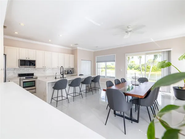 $5,500 | 903 Northwest 167th Avenue, Pembroke Pines, FL 33028