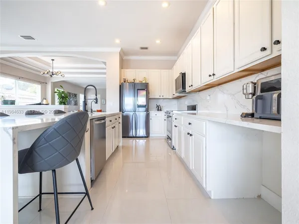 $5,500 | 903 Northwest 167th Avenue, Pembroke Pines, FL 33028