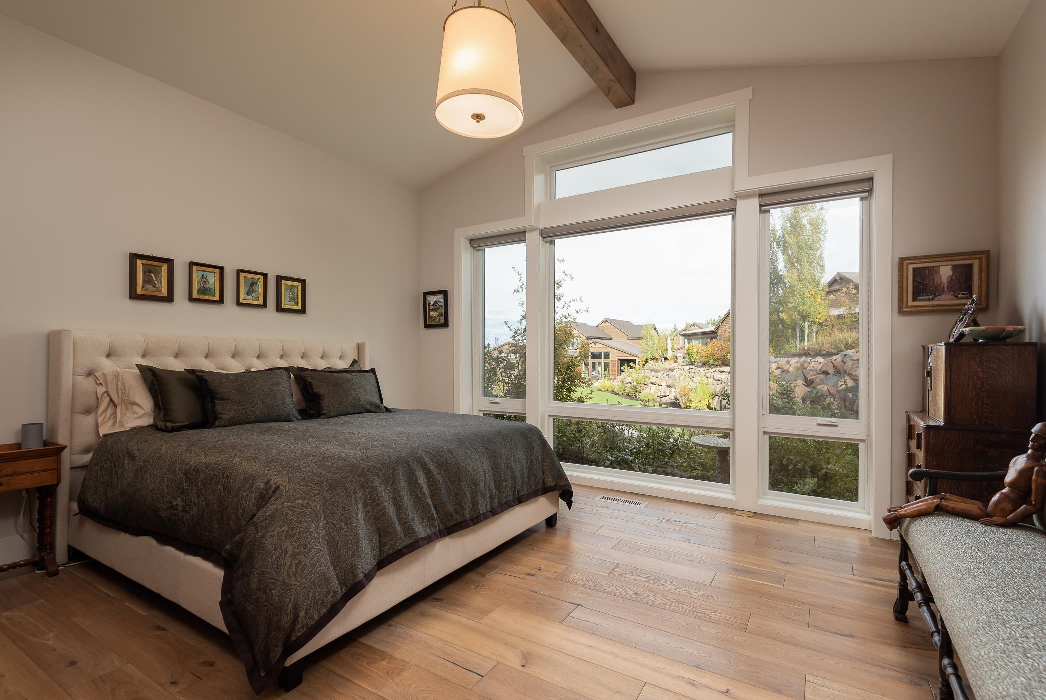 61338 Triple Knot Road Bend, OR 97702 - Photo 14 of 25 13Master BedroomTripleknot_Natalie_61338