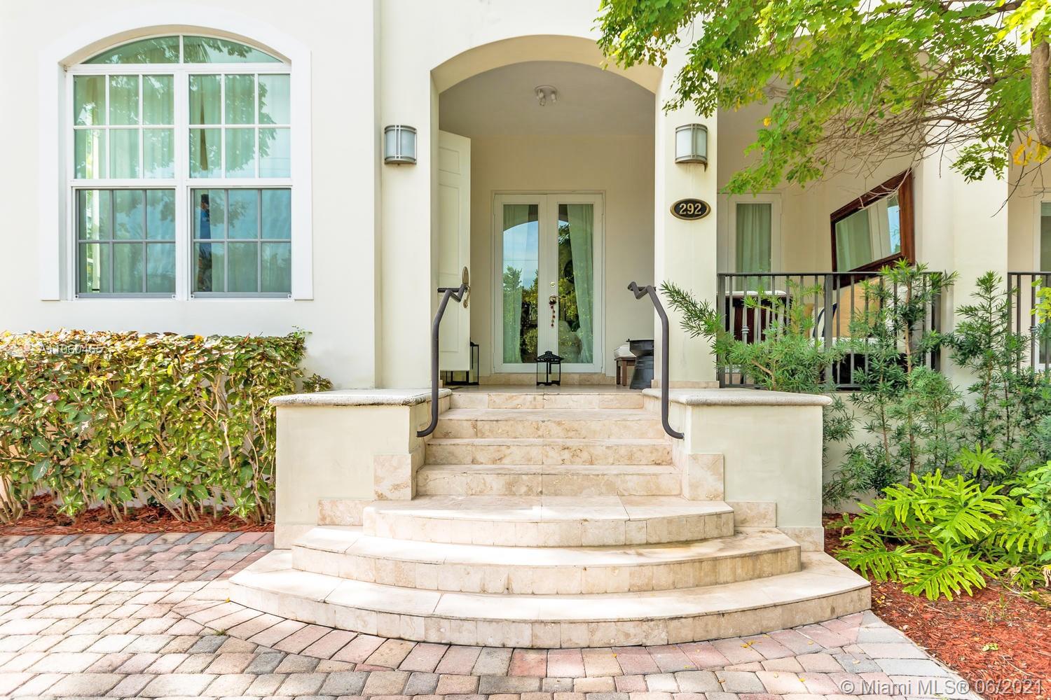 290 Fernwood Road, Unit 2 Key Biscayne, FL 33149 - Photo 2 of 28