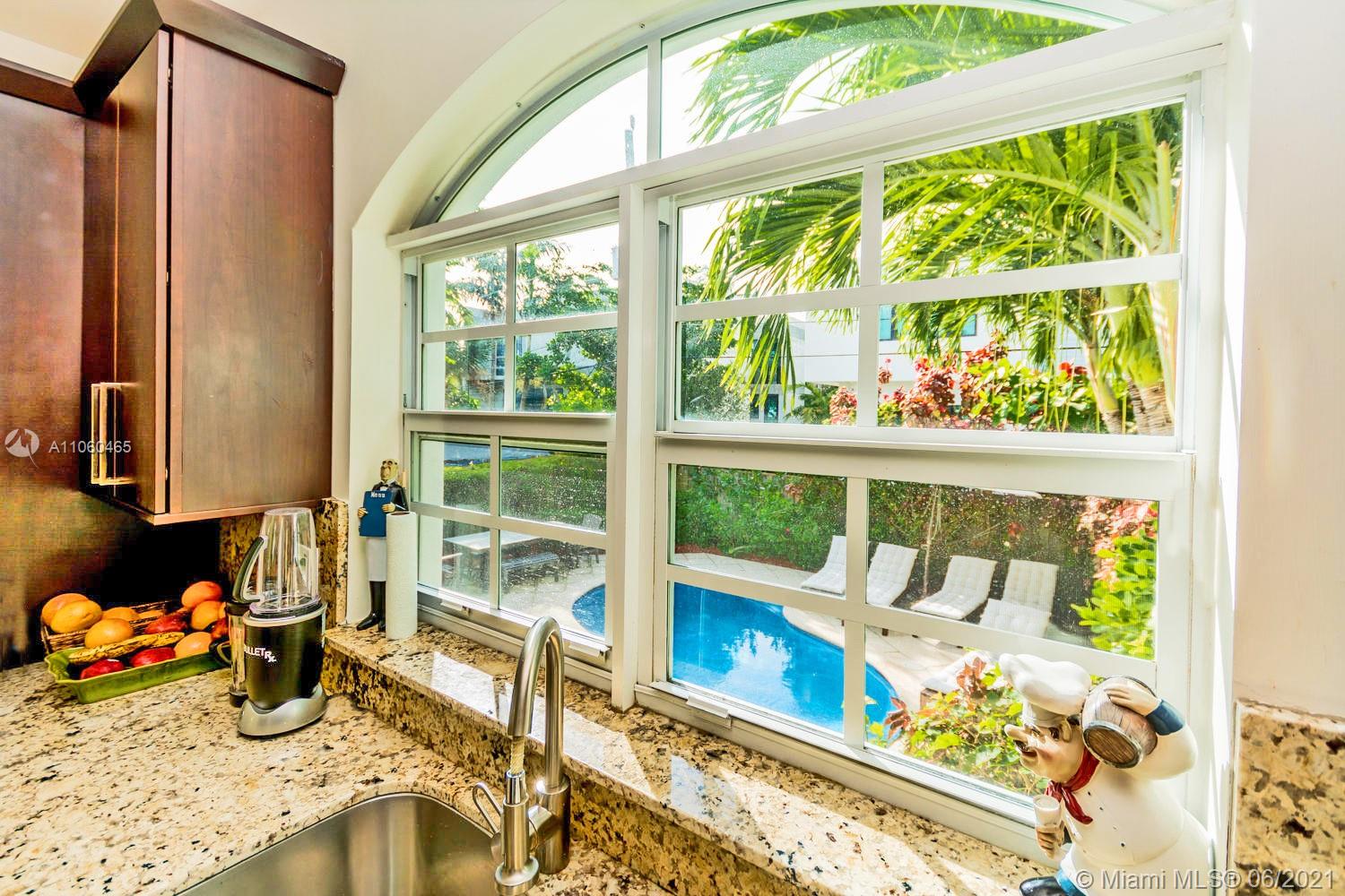 290 Fernwood Road, Unit 2 Key Biscayne, FL 33149 - Photo 9 of 28