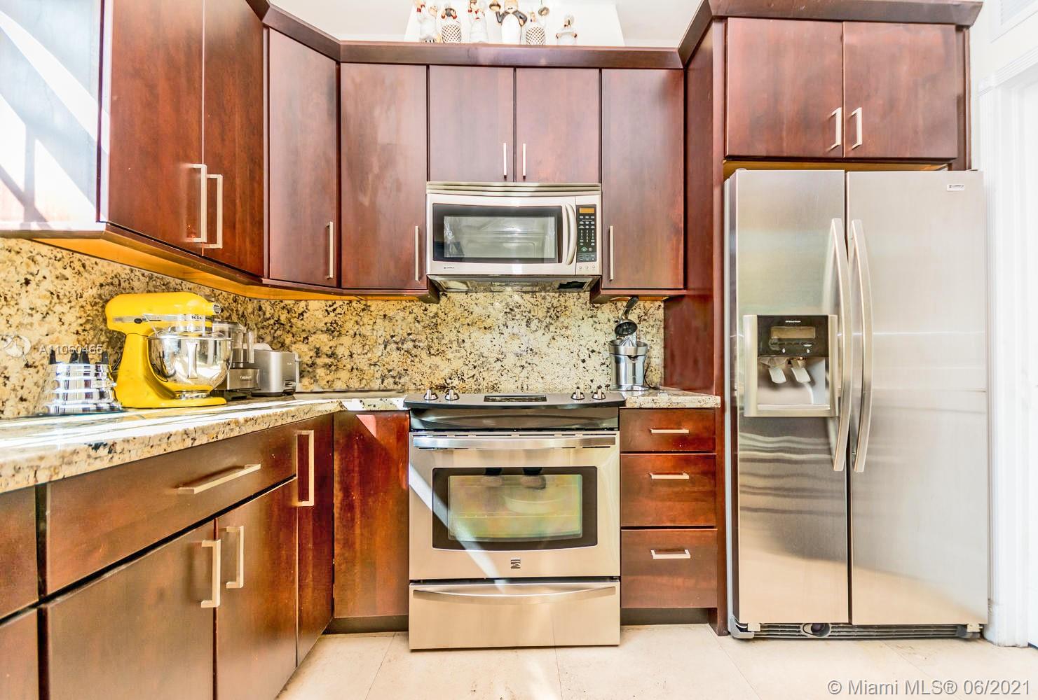 290 Fernwood Road, Unit 2 Key Biscayne, FL 33149 - Photo 10 of 28