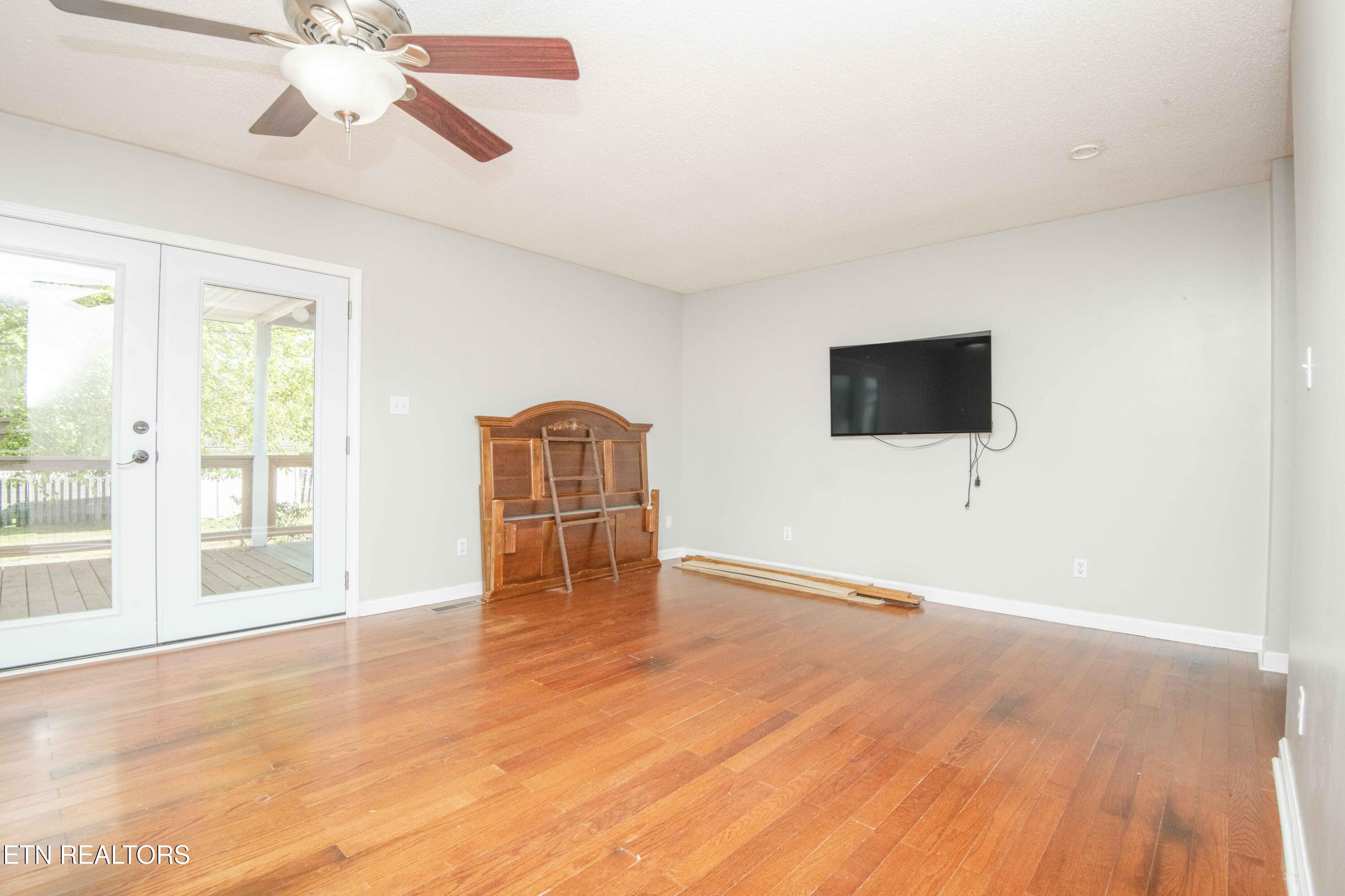 1104 Swan Pond Cir Road Harriman, TN 37748 - Photo 19 of 40 living