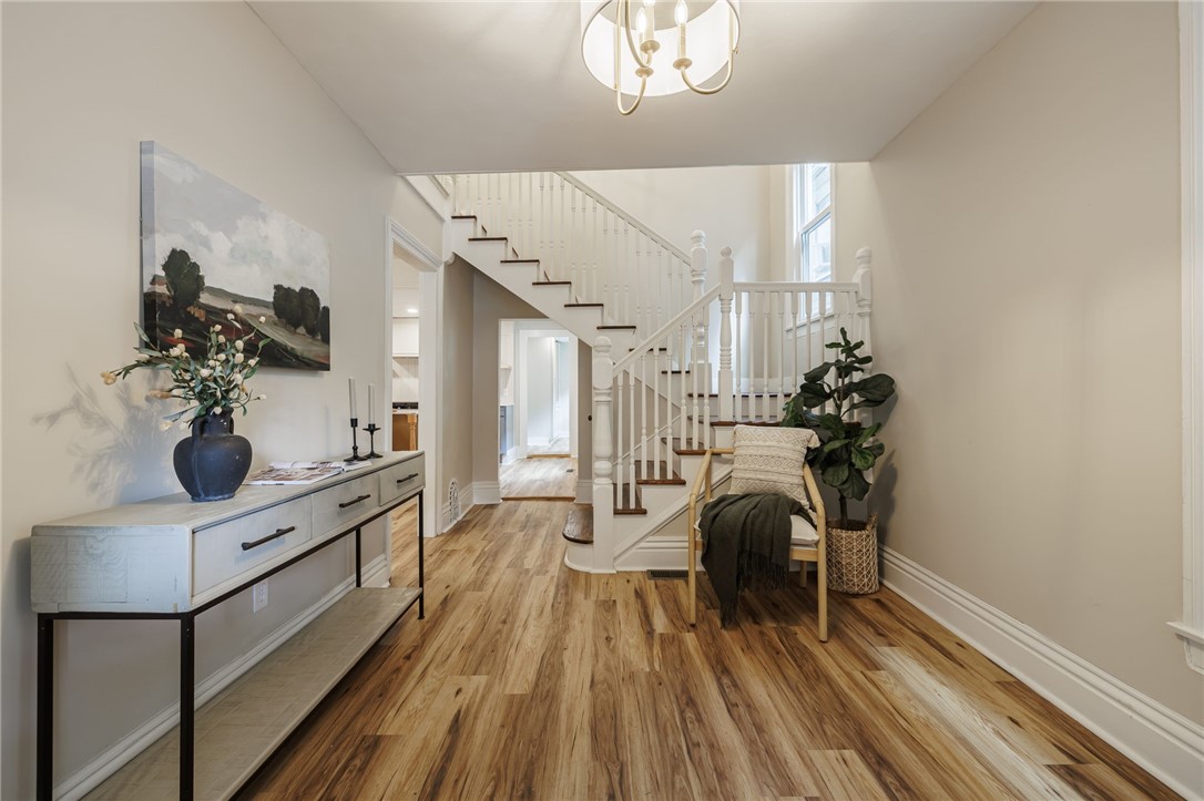 20 Gardiner Park Rochester, NY 14607 - Photo 2 of 44