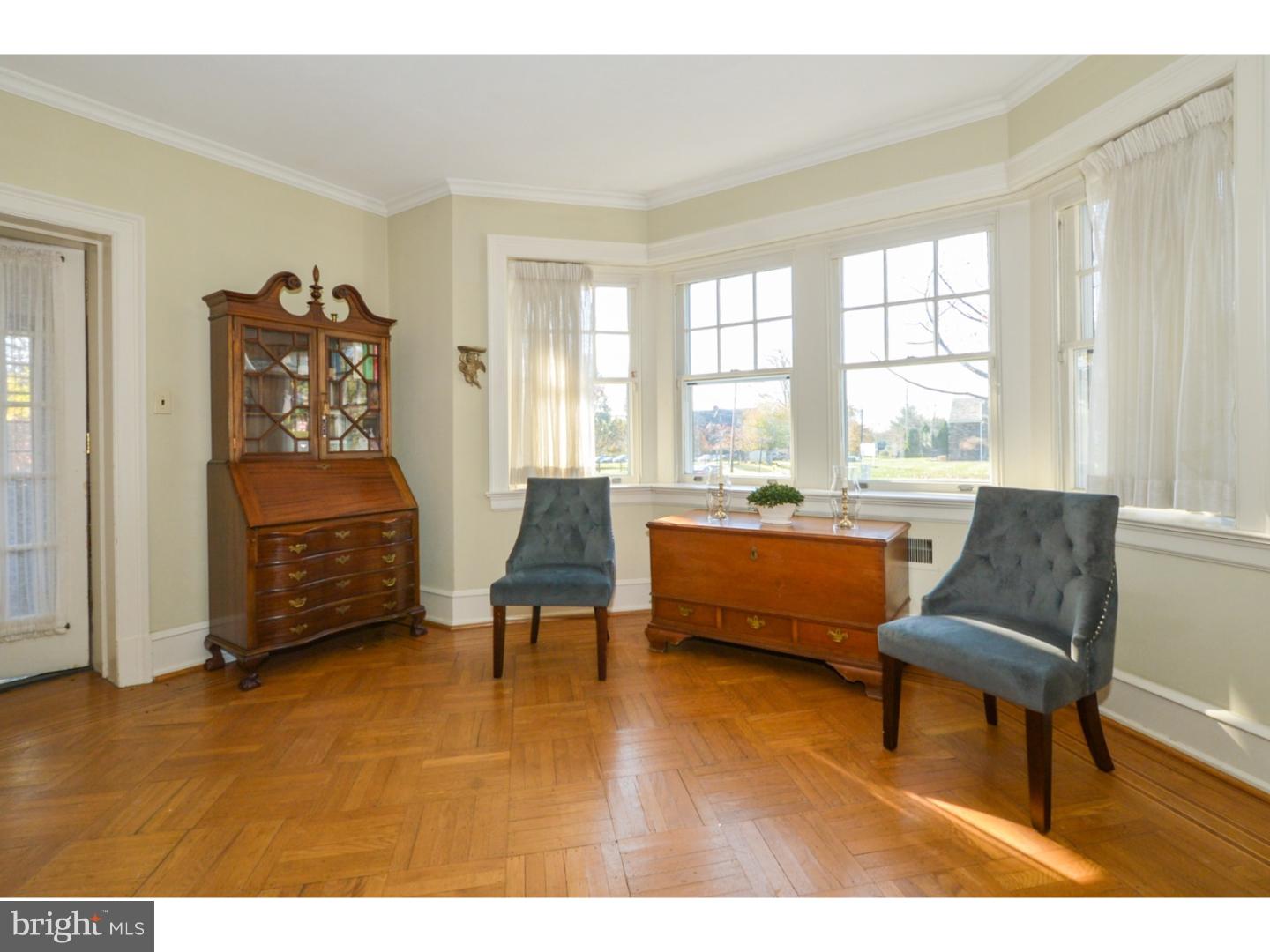 400 Newbold Road Jenkintown, PA 19046 - Photo 6 of 18 Living Room