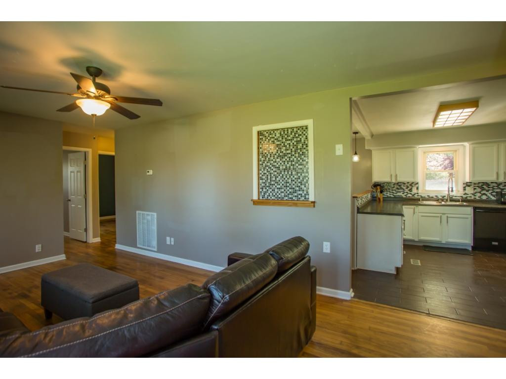 553 Charlie Hicks Road Jonesborough, TN 37659 - Photo 2 of 22 Photo 2