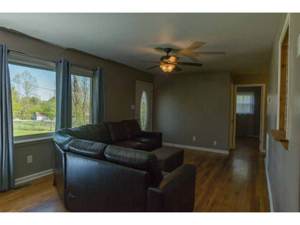 553 Charlie Hicks Road Jonesborough, TN 37659 - Photo 3 of 22 Photo 3