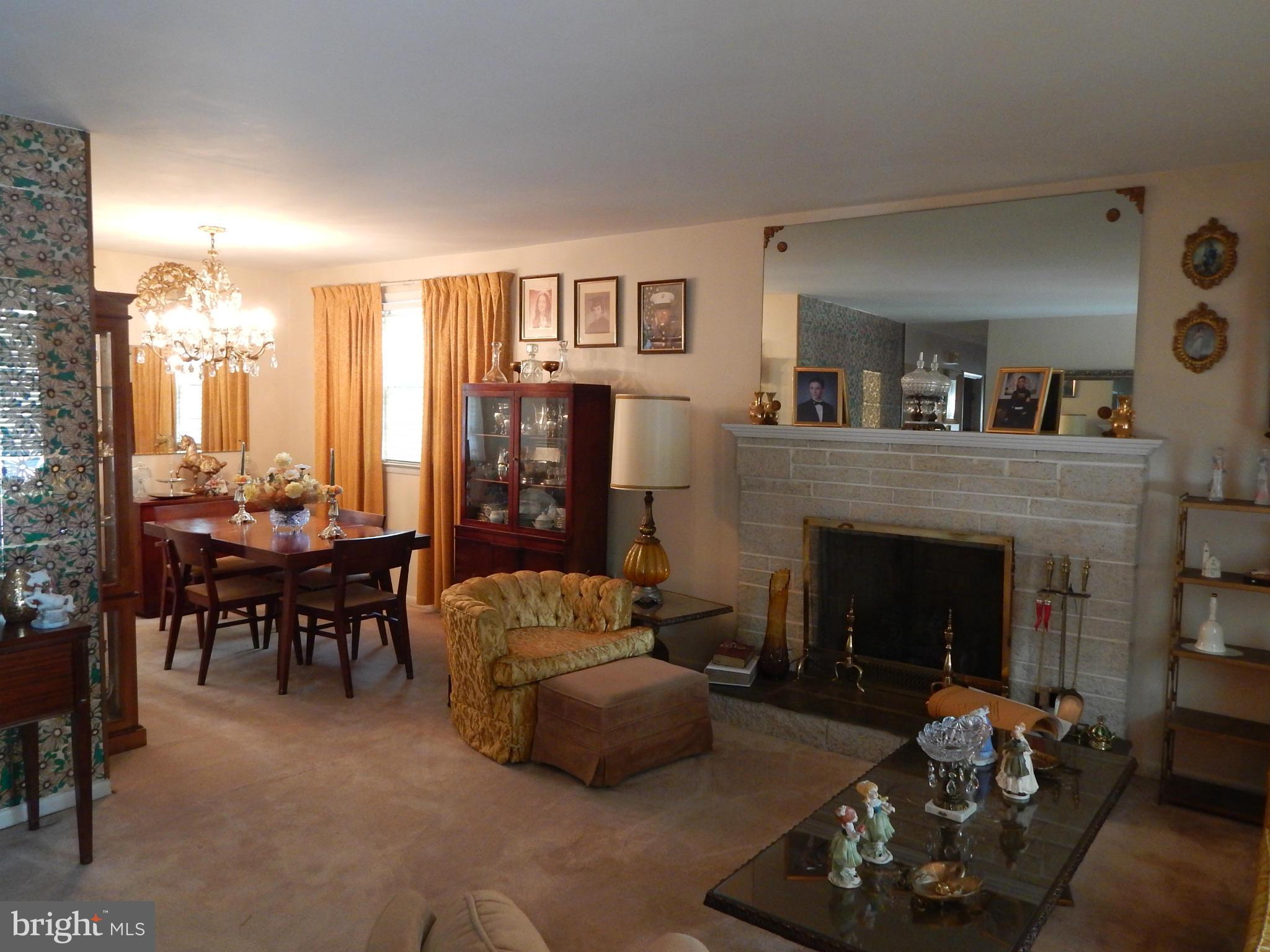 3822 Swann Road Suitland, MD 20746 - Photo 2 of 23 Living Room