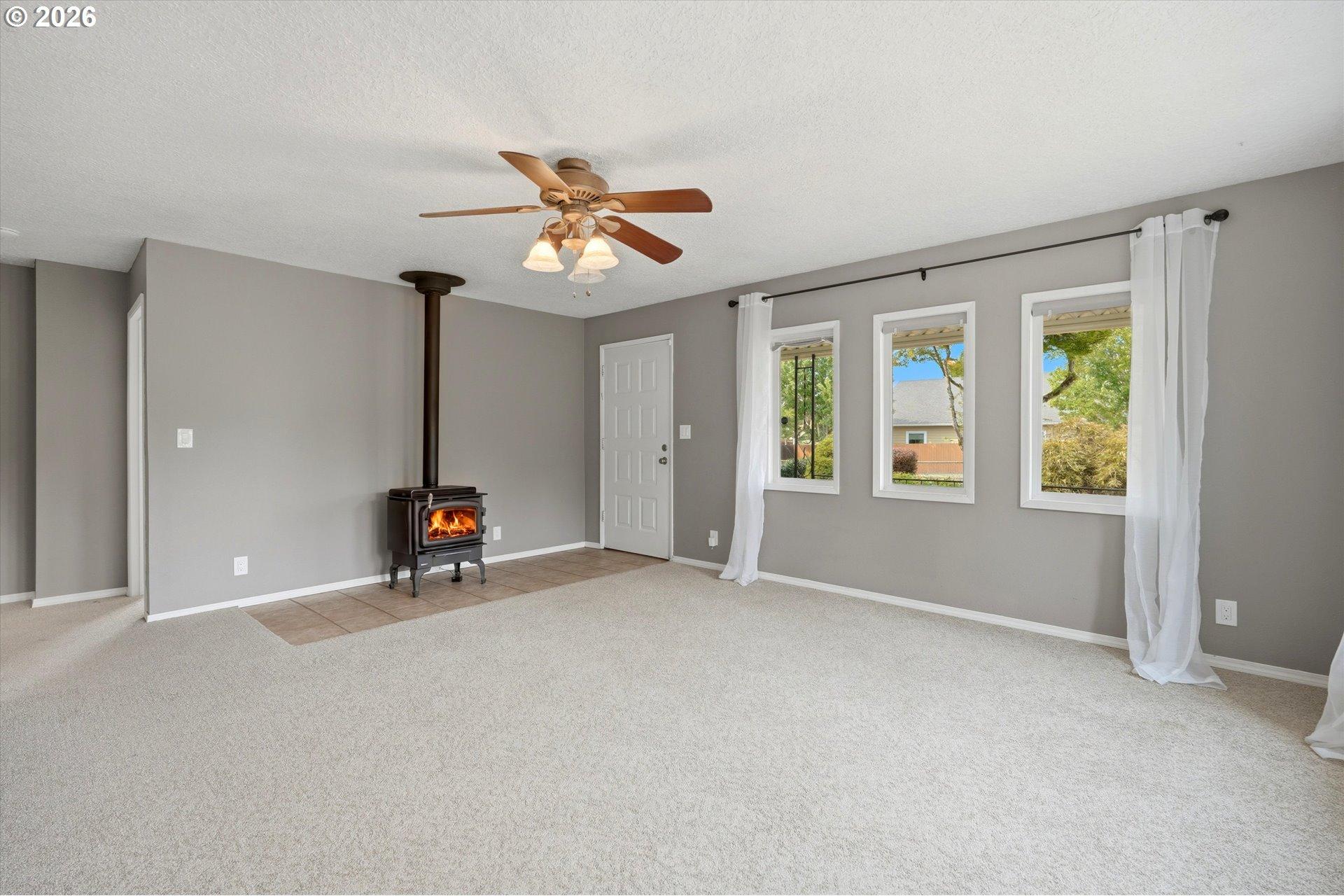 5632 Southeast Welch Road Gresham, OR 97080 - Photo 7 of 31 Gallery Image 7