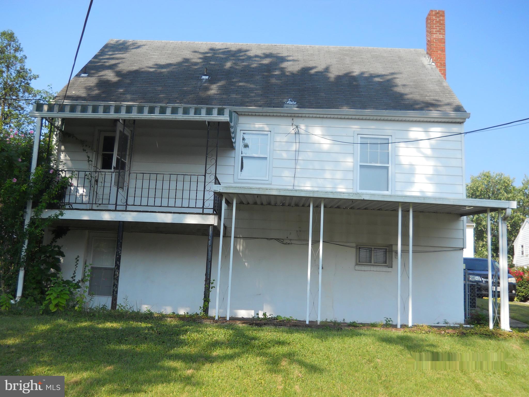 5543 Oakland Road Baltimore, MD 21227 - Photo 13 of 14 Rear