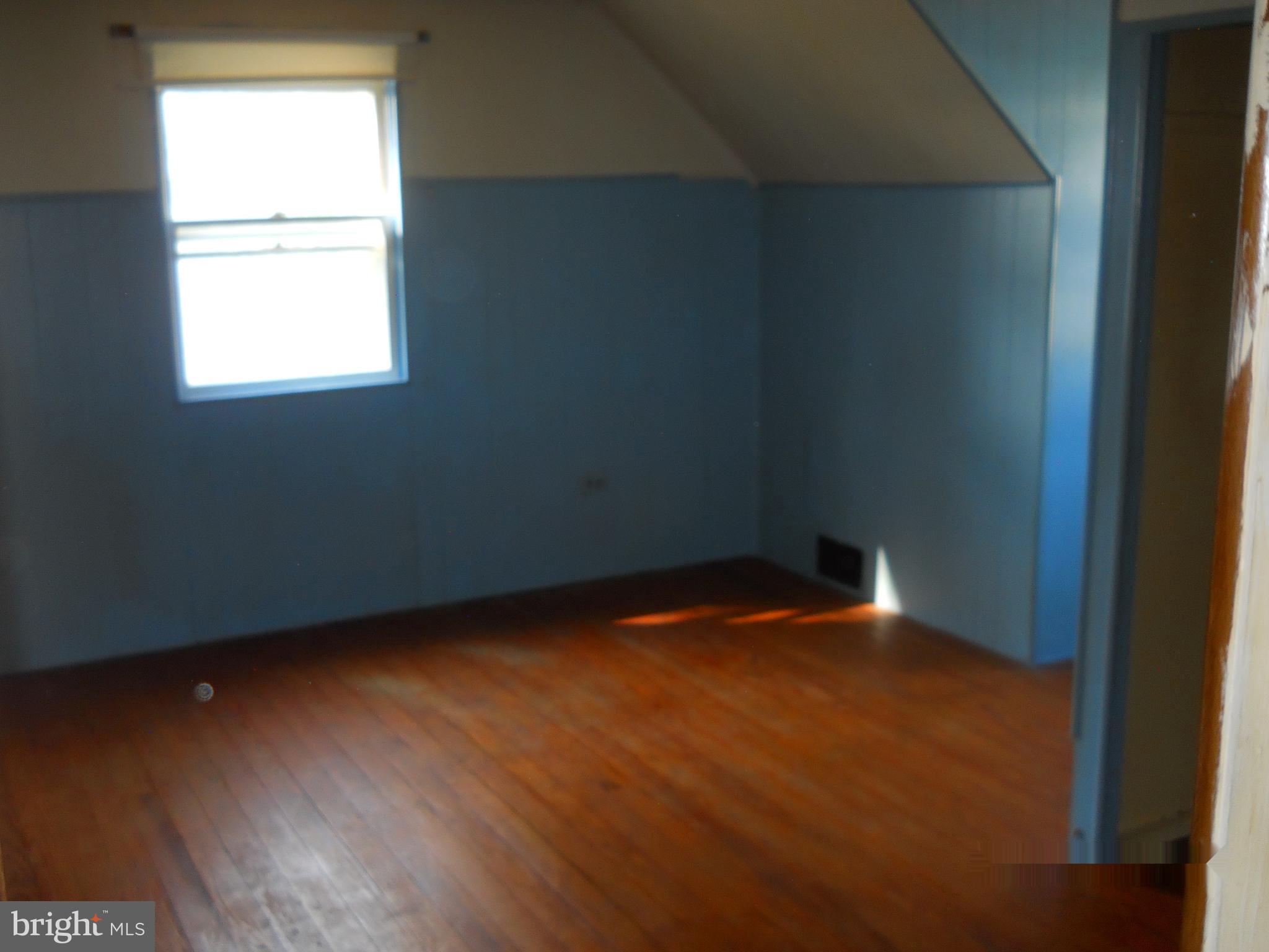 5543 Oakland Road Baltimore, MD 21227 - Photo 9 of 14 Bedroom two
