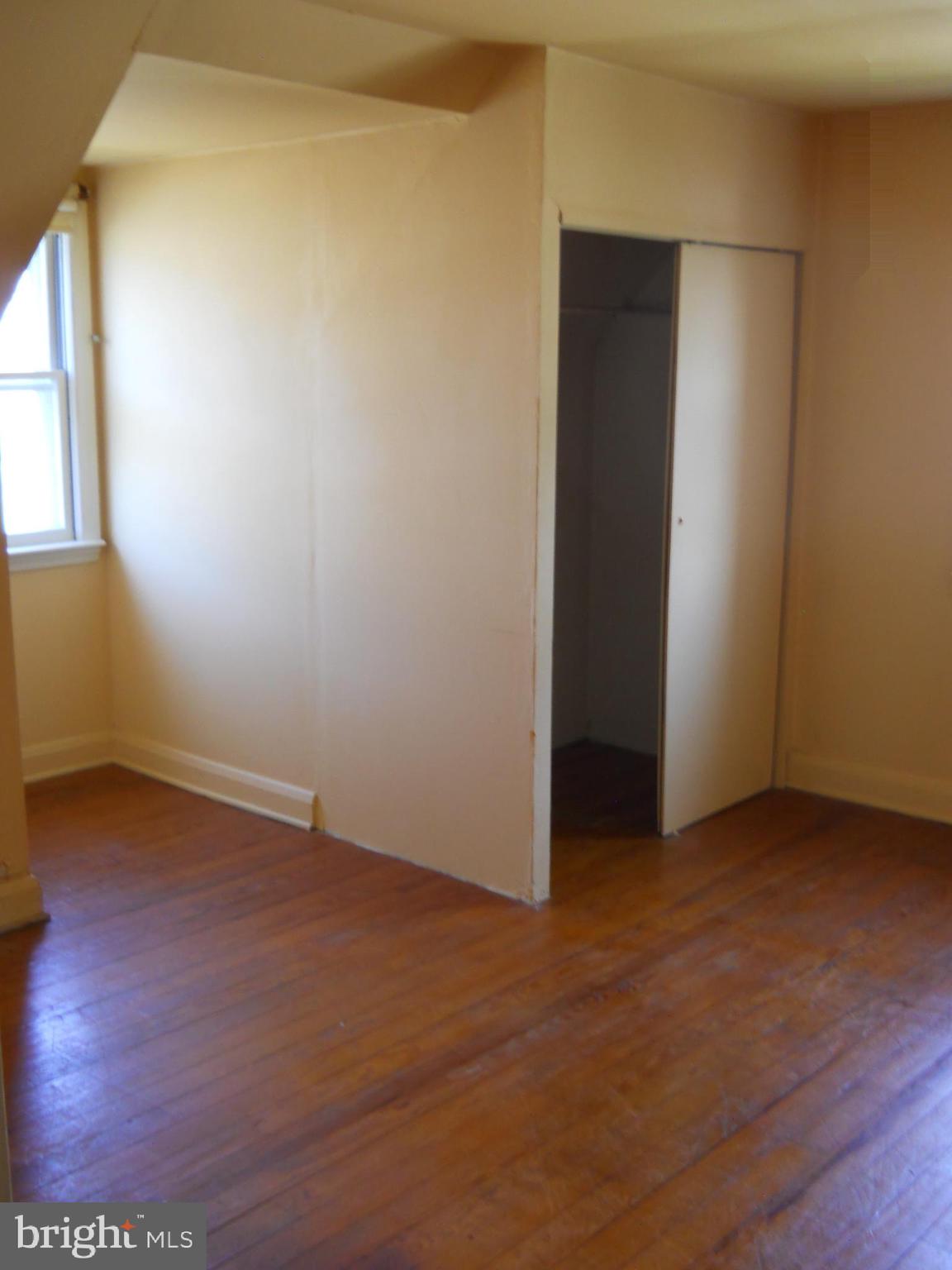5543 Oakland Road Baltimore, MD 21227 - Photo 10 of 14 Bedroom three