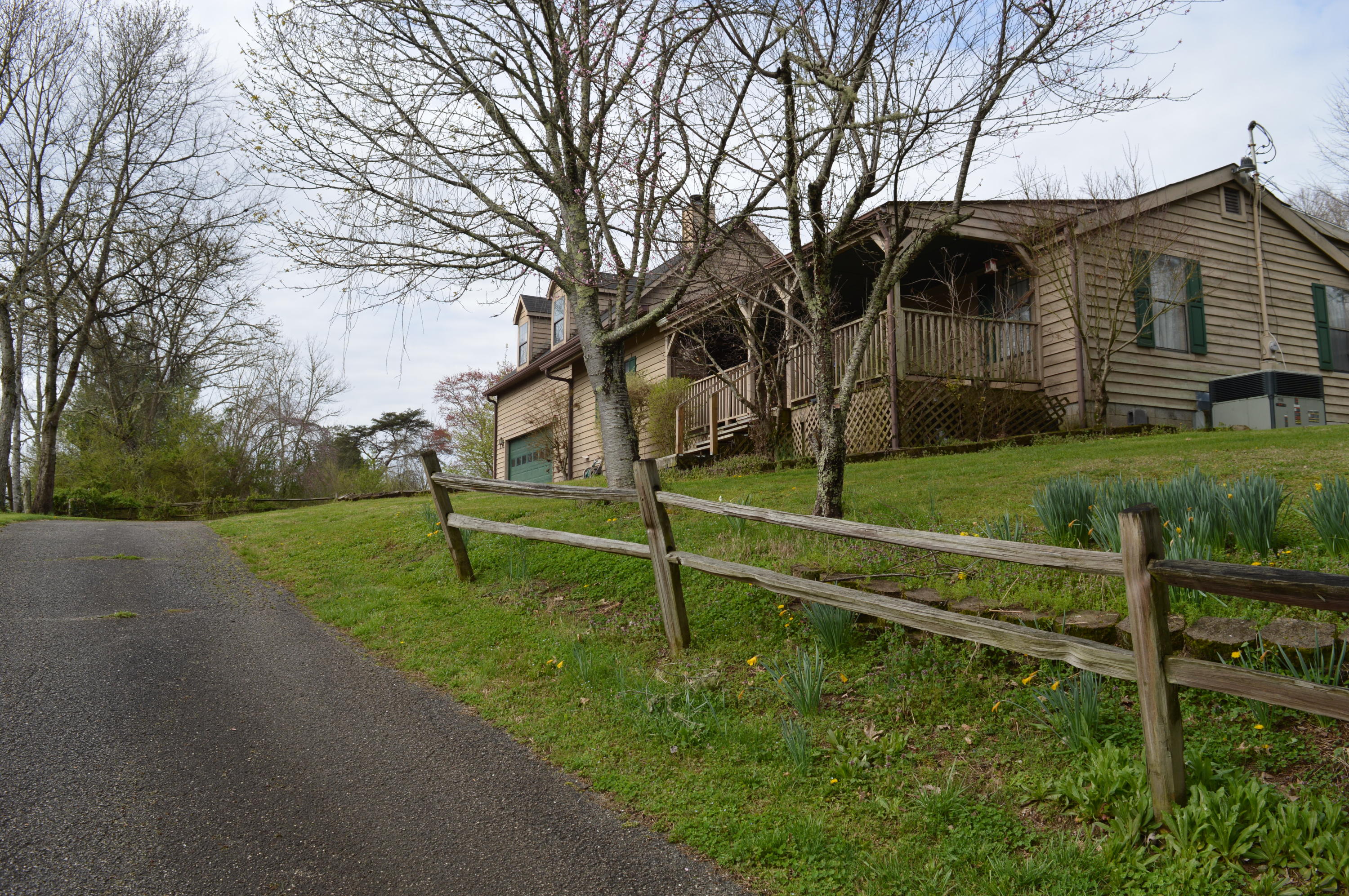 123 Mynatt Cox Lane Heiskell, TN 37754 - Photo 5 of 38 Side view