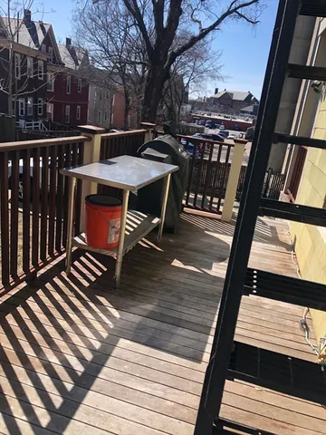 $3,200 | 27 Warren Avenue, Unit 1, Somerville, MA 02143
