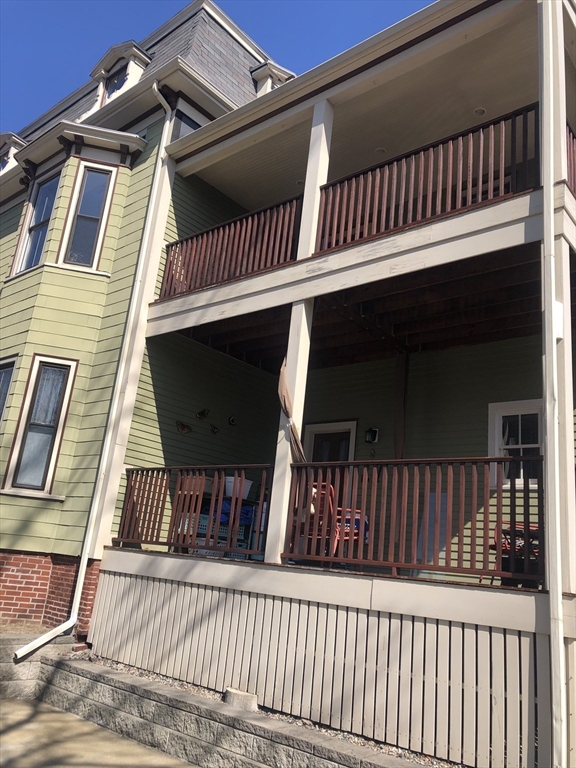 27 Warren Avenue, Unit 1 Somerville, MA 02143 - Photo 4 of 18