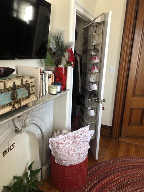 27 Warren Avenue, Unit 1 Somerville, MA 02143 - Photo 9 of 18 a bathroom with a sink and a mirror