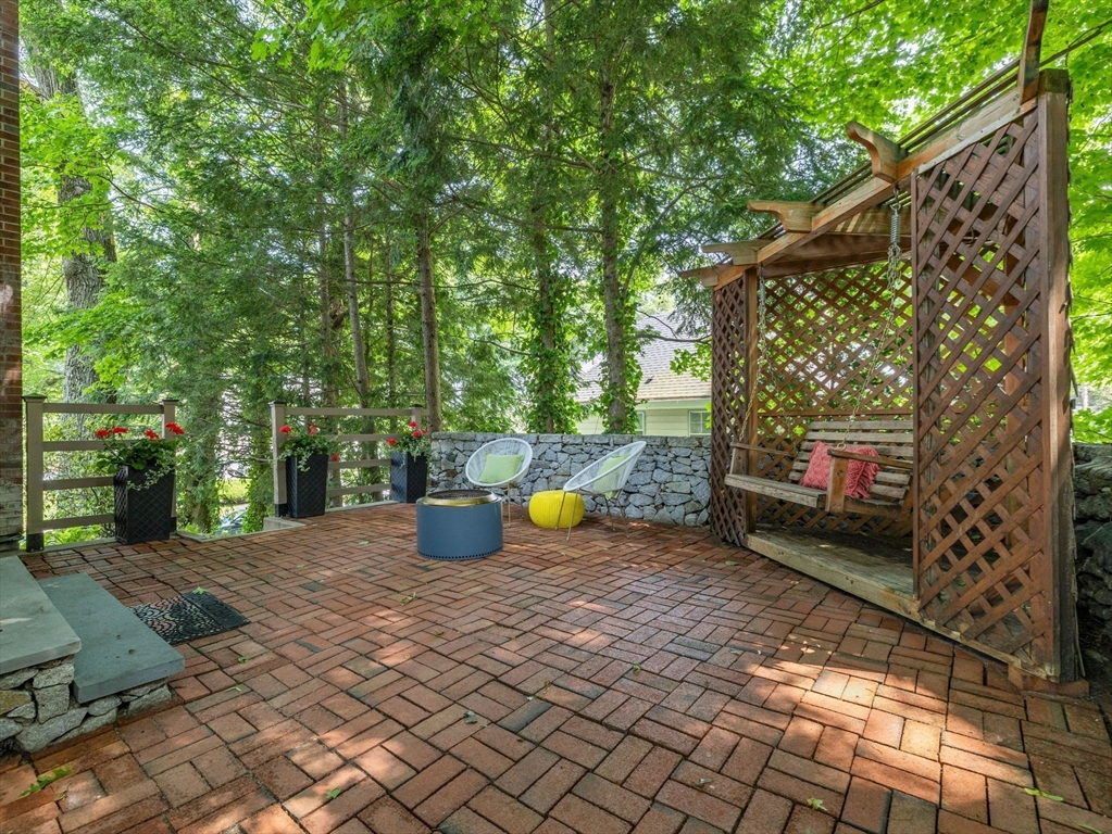 1 Bow Street Wellesley, MA 02481 - Photo 16 of 18