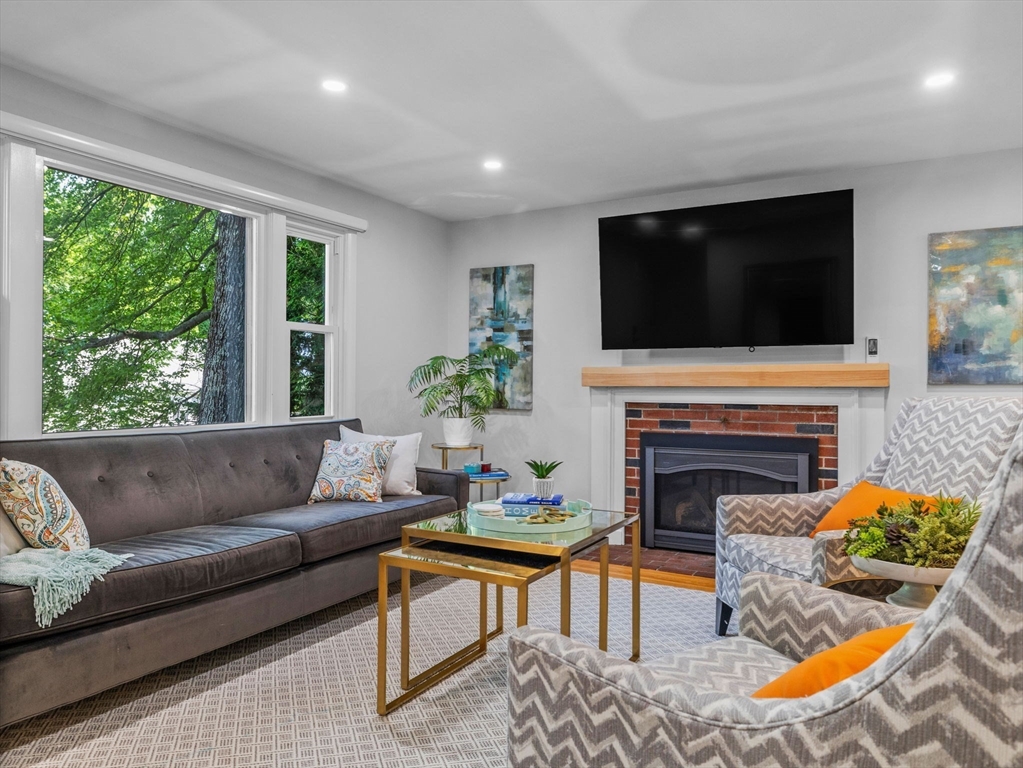 1 Bow Street Wellesley, MA 02481 - Photo 3 of 18