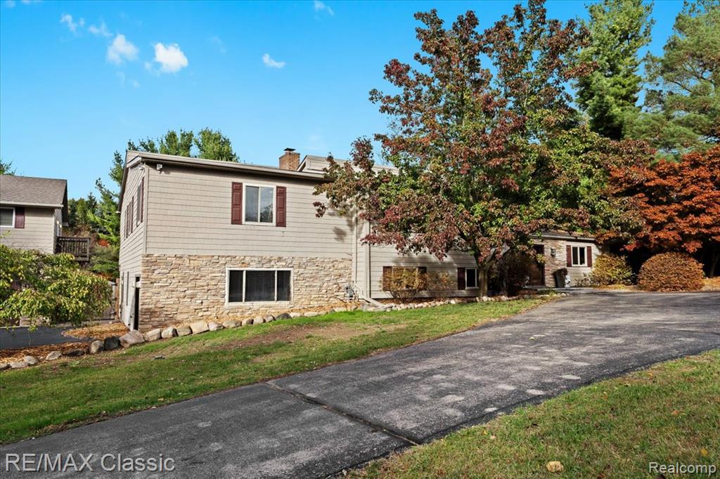 2345 East Commerce Road Milford, MI 48381 - Photo 4 of 77