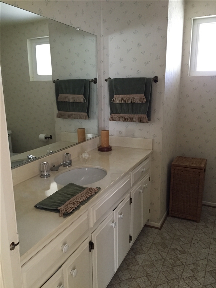 1609 Olmeda Street Encinitas, CA 92024 - Photo 13 of 13 upstairs bathroom.