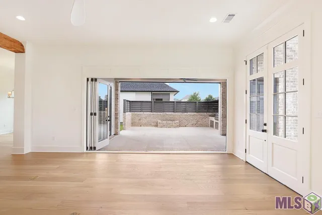 $670,000 | 18658 Oakland Crossing Boulevard, Prairieville, LA 70769