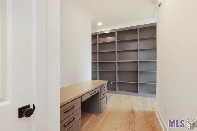 $670,000 | 18658 Oakland Crossing Boulevard, Prairieville, LA 70769