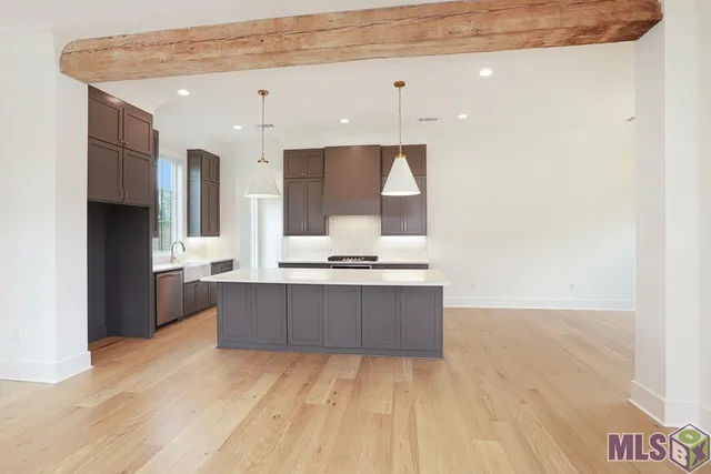 $670,000 | 18658 Oakland Crossing Boulevard, Prairieville, LA 70769