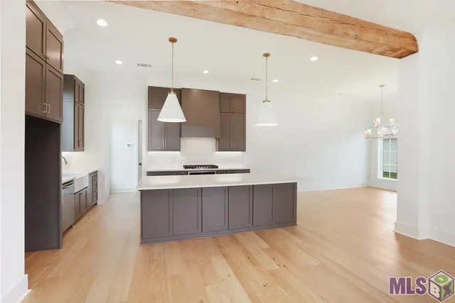 $670,000 | 18658 Oakland Crossing Boulevard, Prairieville, LA 70769