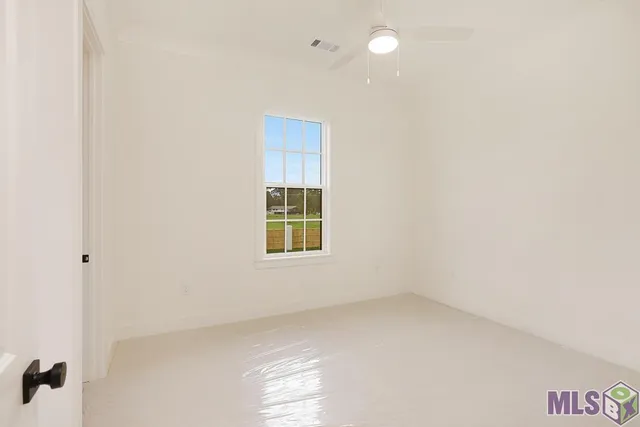 $670,000 | 18658 Oakland Crossing Boulevard, Prairieville, LA 70769