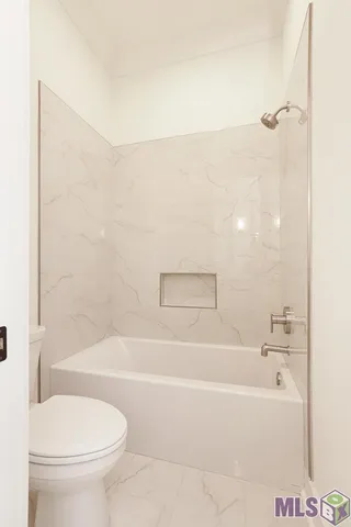 $670,000 | 18658 Oakland Crossing Boulevard, Prairieville, LA 70769