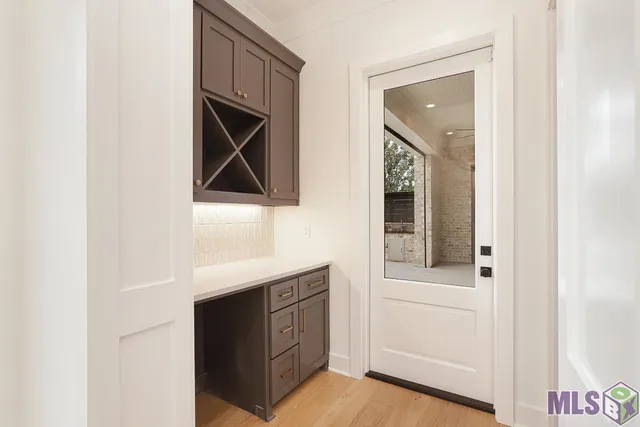 $670,000 | 18658 Oakland Crossing Boulevard, Prairieville, LA 70769