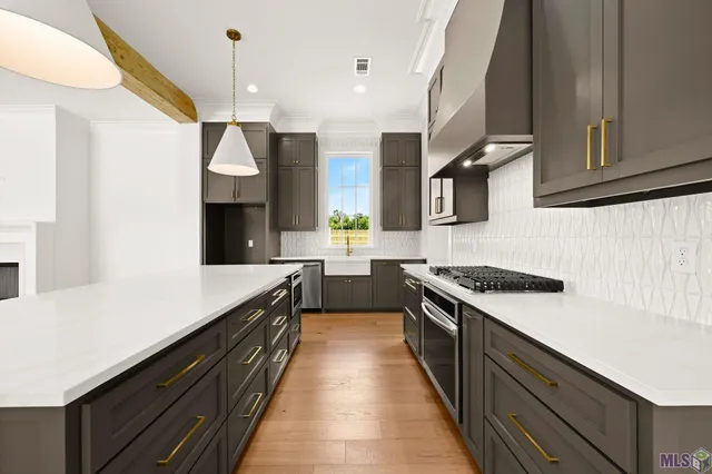 $670,000 | 18658 Oakland Crossing Boulevard, Prairieville, LA 70769