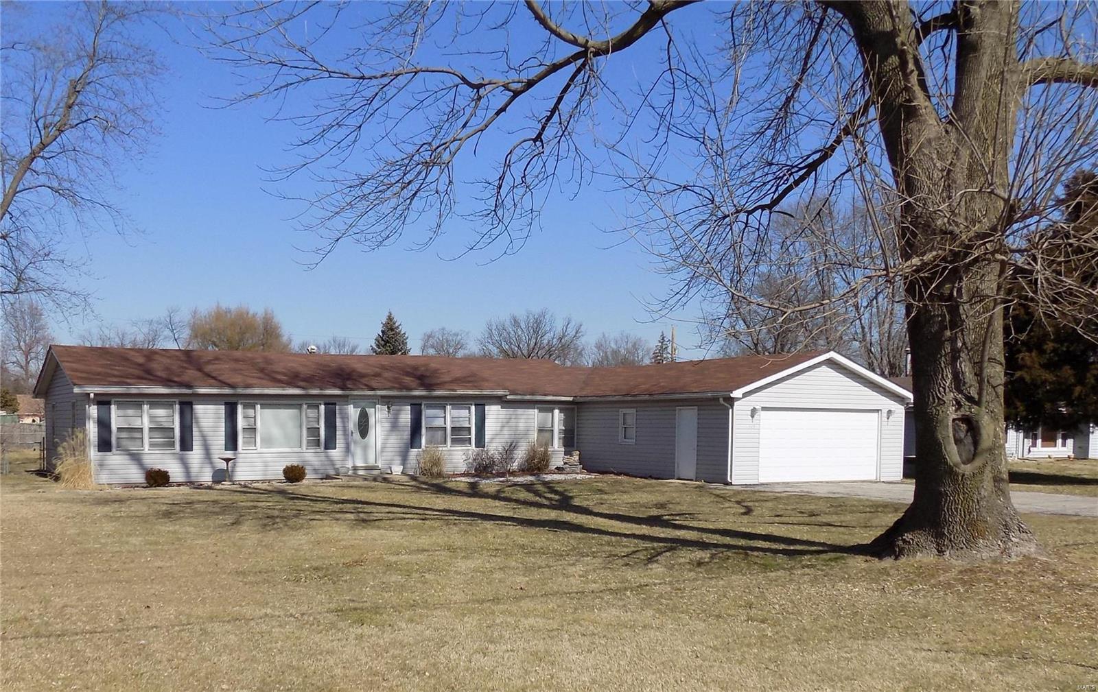 515 East Chain Of Rocks Road Granite City, IL 62040 - Photo 1 of 47
