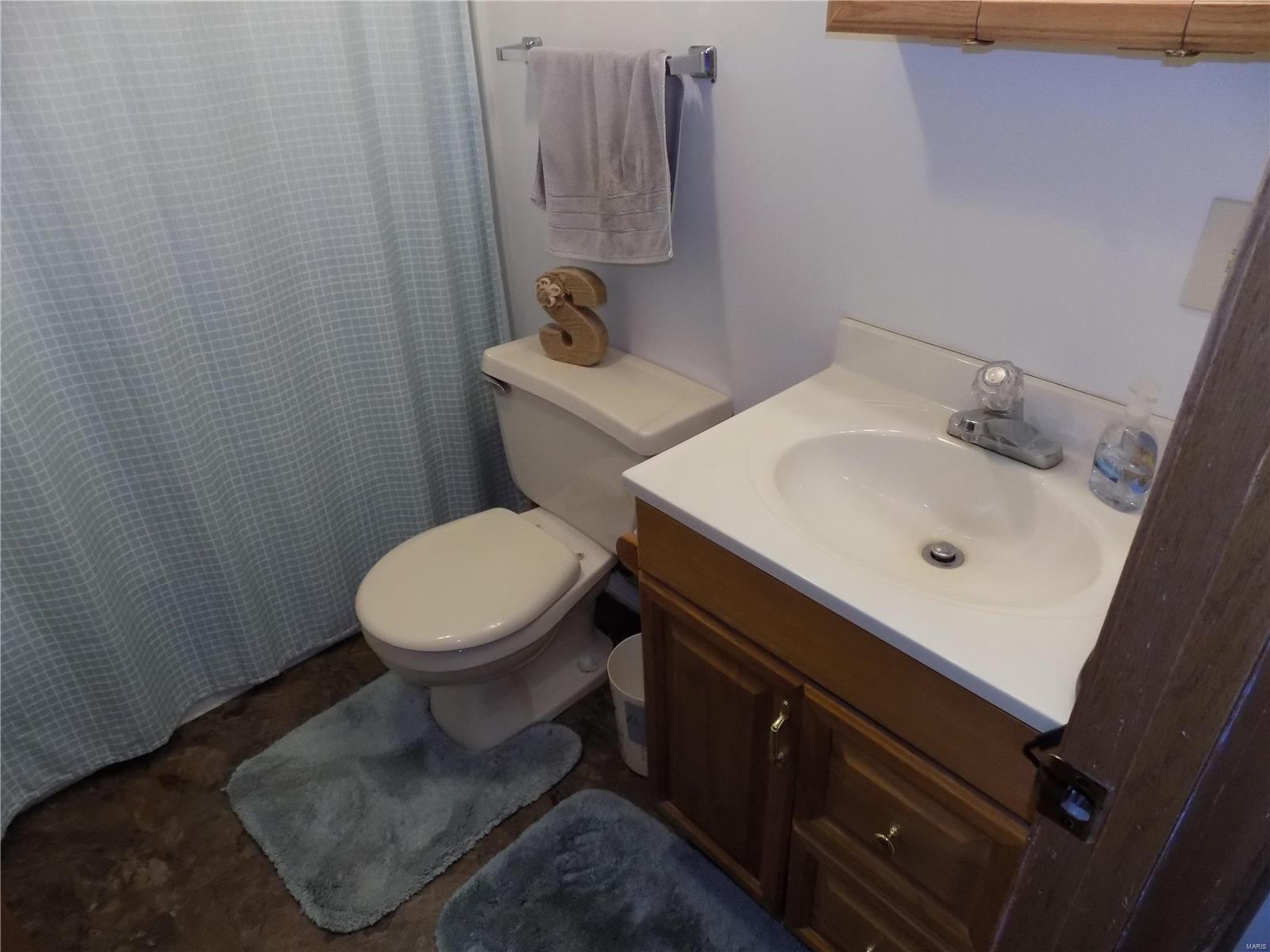 515 East Chain Of Rocks Road Granite City, IL 62040 - Photo 37 of 47