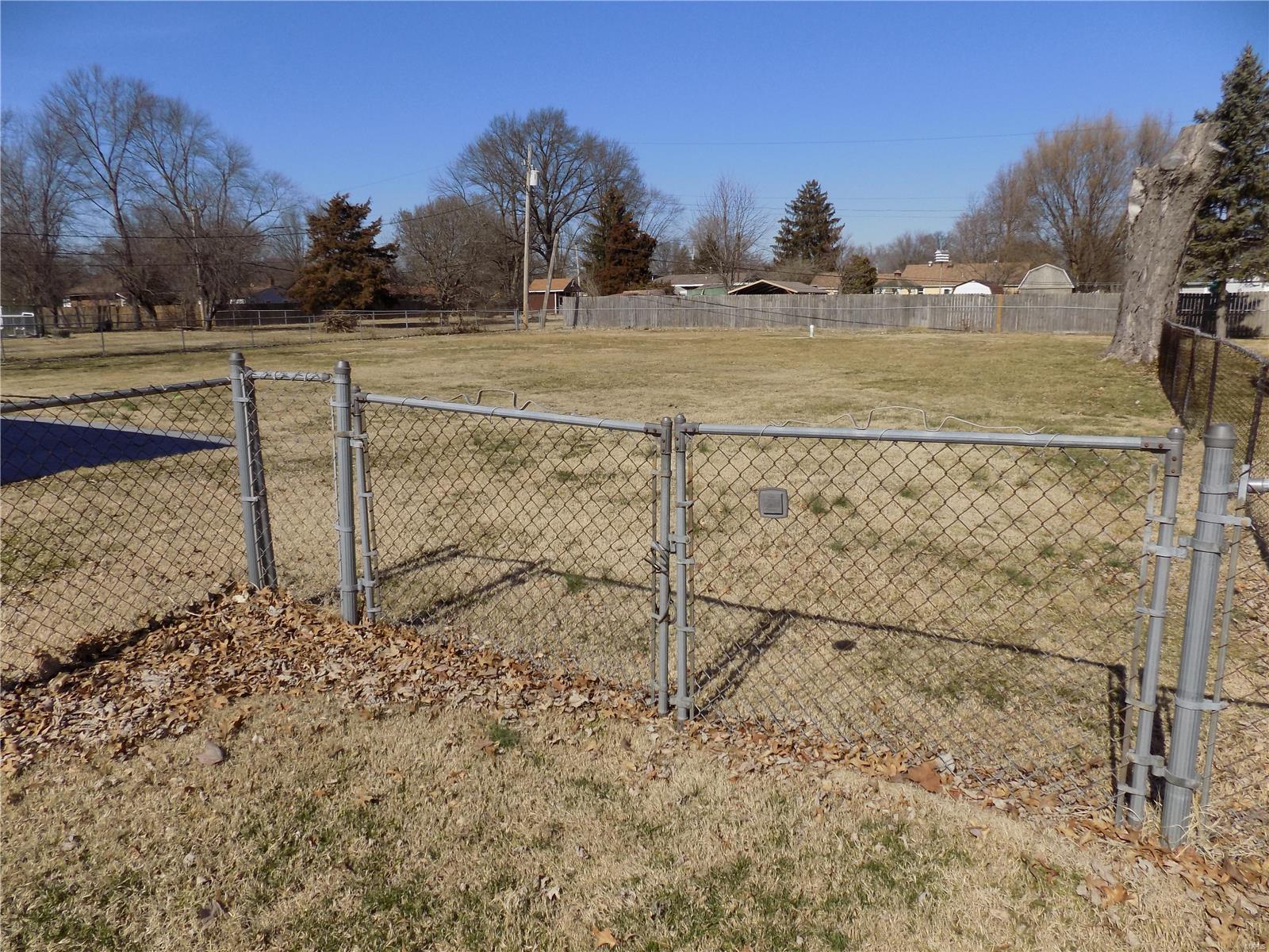 515 East Chain Of Rocks Road Granite City, IL 62040 - Photo 6 of 47