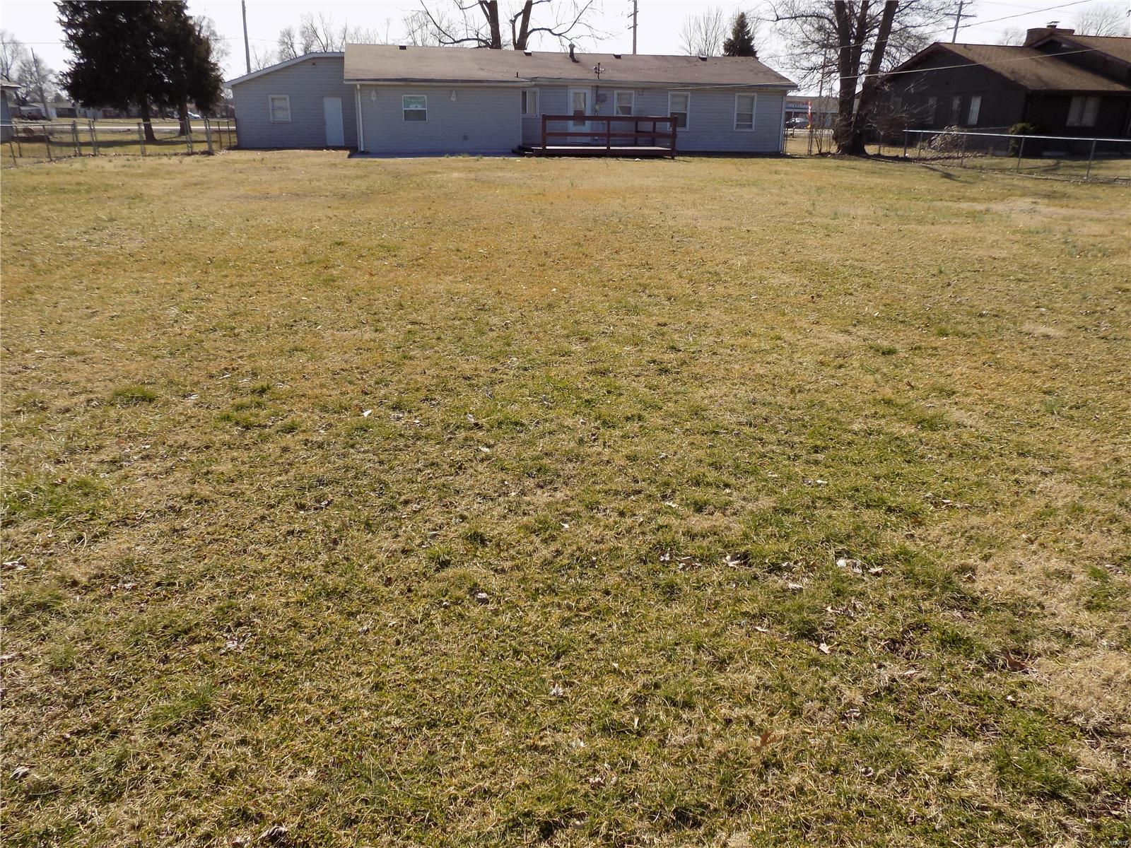 515 East Chain Of Rocks Road Granite City, IL 62040 - Photo 8 of 47