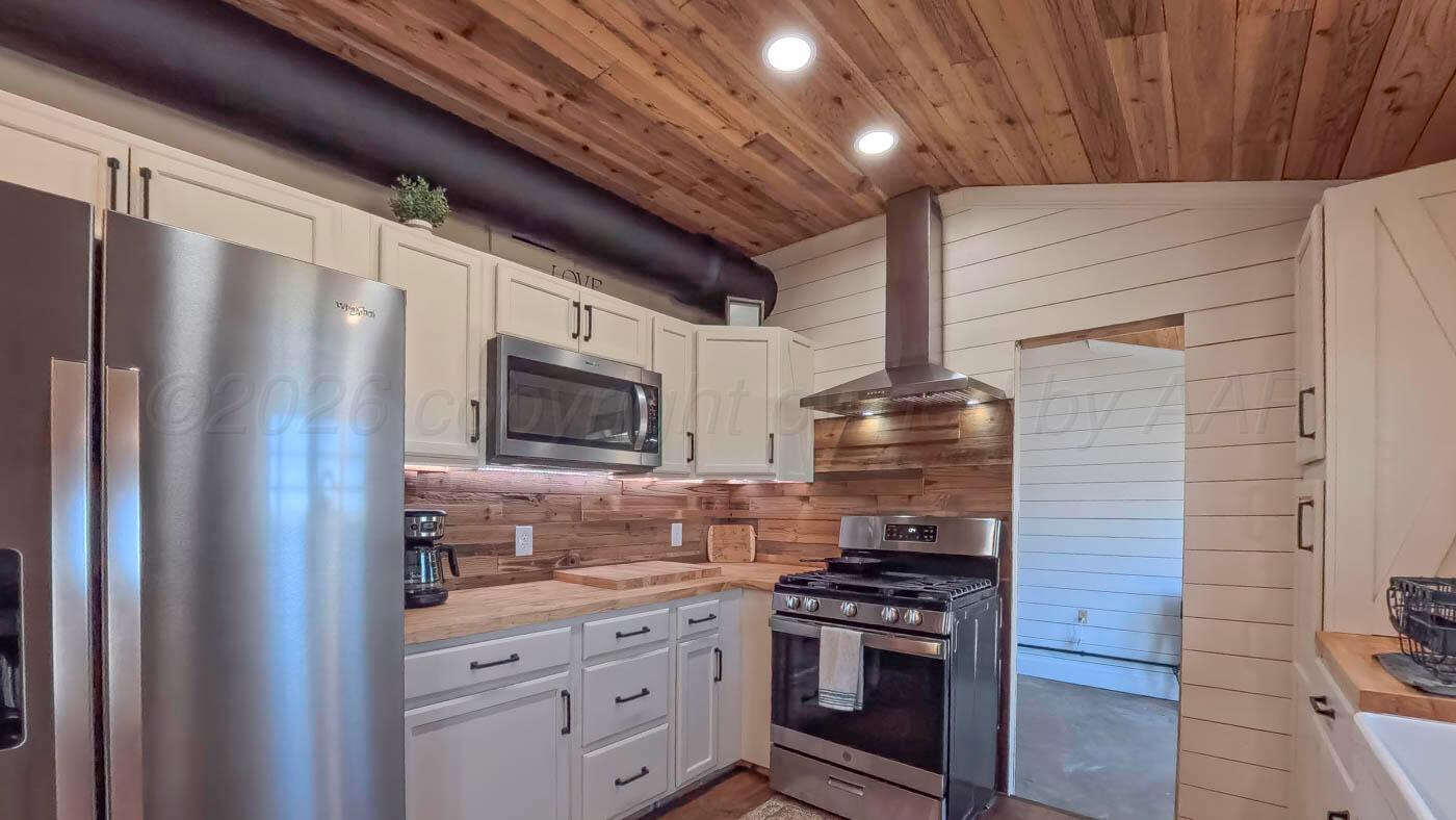 9938 Stinnett Road Fritch, TX 79036 - Photo 12 of 23 img (5 of 24)