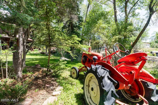 a view of an outdoor space