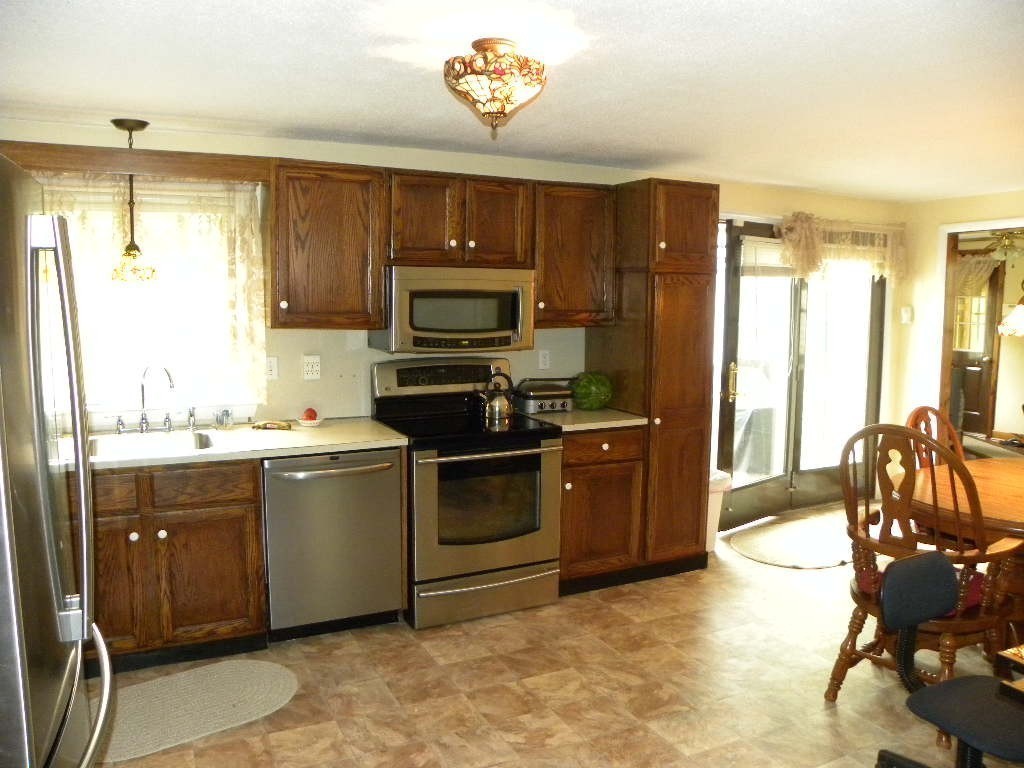 109 A F Putnam Road Charlton, MA 01507 - Photo 3 of 30 Gallery Image 3