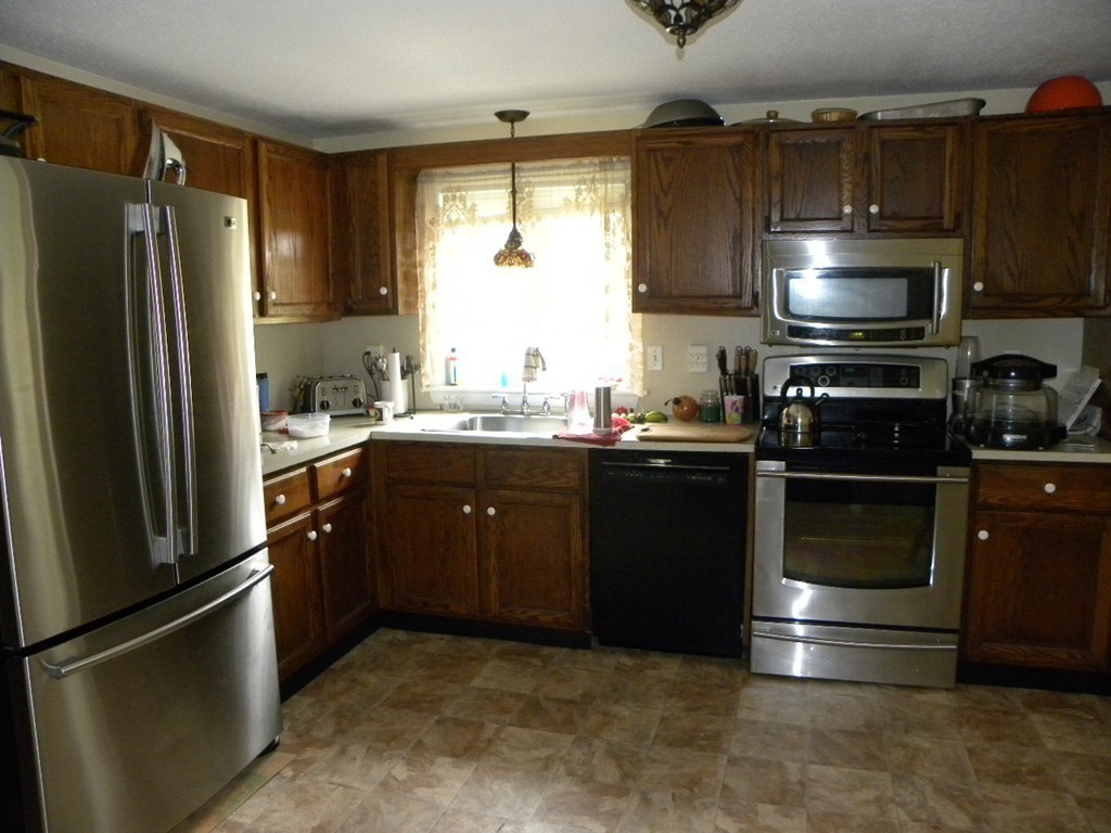 109 A F Putnam Road Charlton, MA 01507 - Photo 5 of 30 Gallery Image 5