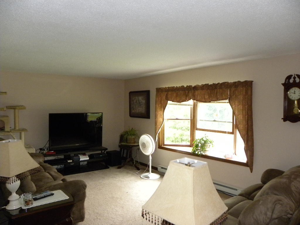 109 A F Putnam Road Charlton, MA 01507 - Photo 8 of 30 Gallery Image 8