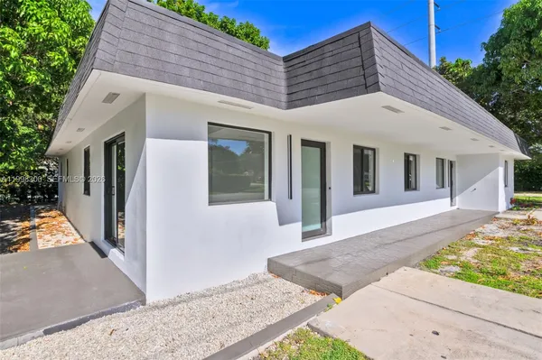 $2,600 | 1595 Northeast 143rd Street, Unit 1, North Miami, FL 33161