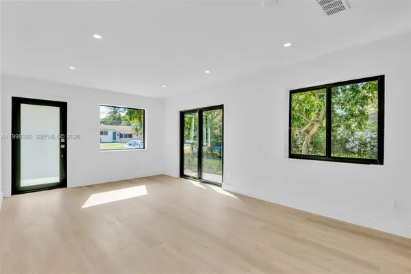 $2,600 | 1595 Northeast 143rd Street, Unit 1, North Miami, FL 33161