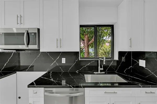 $2,600 | 1595 Northeast 143rd Street, Unit 1, North Miami, FL 33161