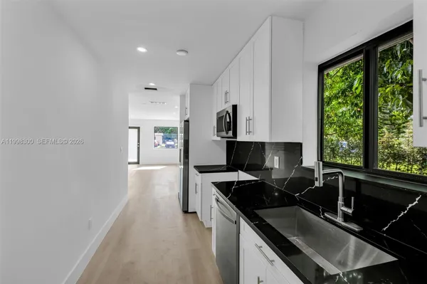 $2,600 | 1595 Northeast 143rd Street, Unit 1, North Miami, FL 33161