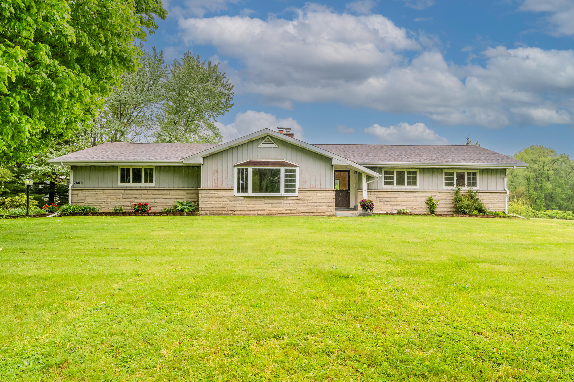 2800 Mayflower Front