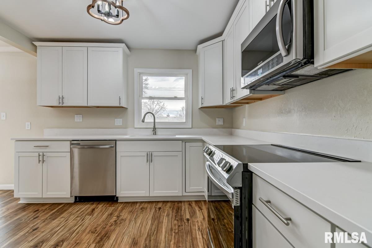 58 Horseshoe Drive Springfield, IL 62702 - Photo 12 of 33