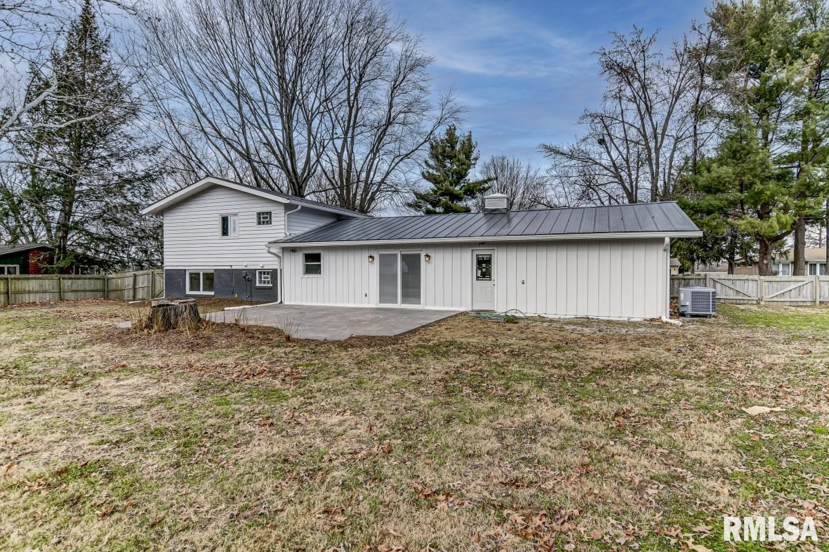 58 Horseshoe Drive Springfield, IL 62702 - Photo 31 of 33