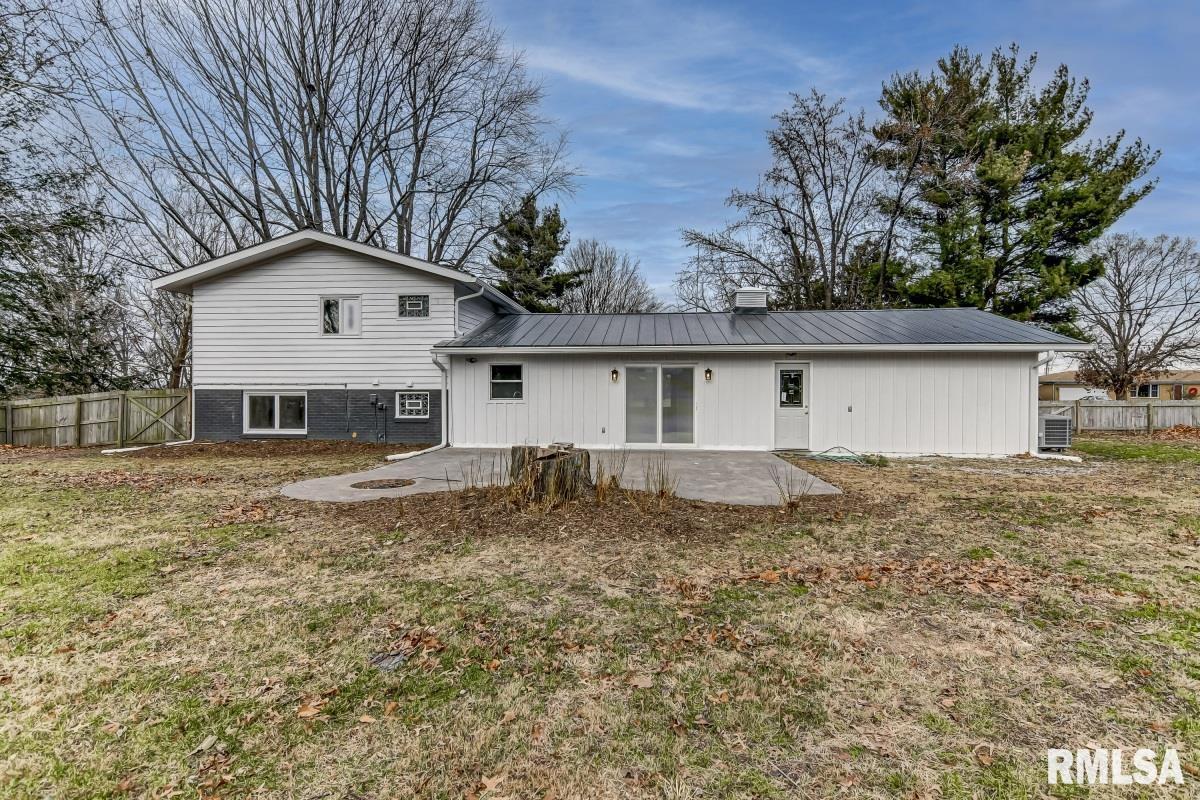 58 Horseshoe Drive Springfield, IL 62702 - Photo 32 of 33